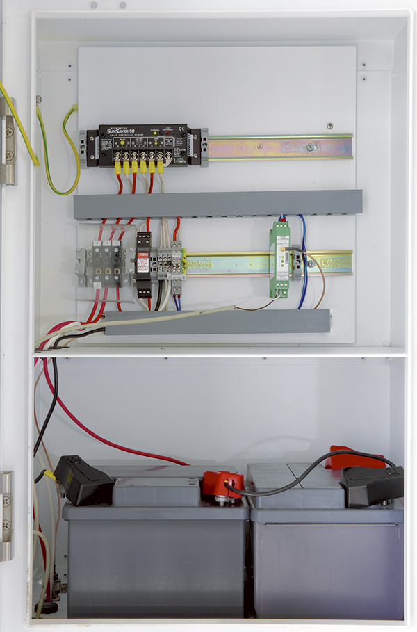 Image 2. The preinstalled control cabinet reduces the wiring costs of the solar system; the wireless module automatically establishes the wireless connection once the supply voltage is connected.